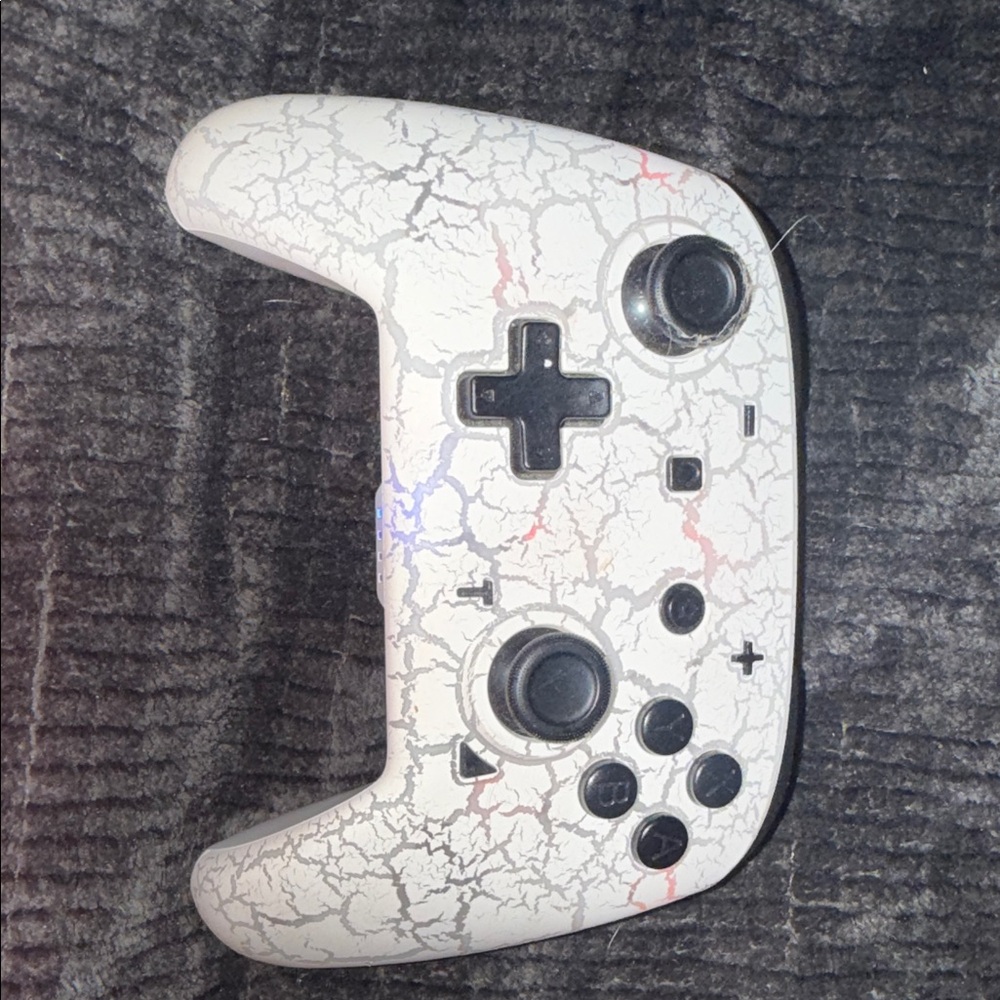 Yellow and Blue Gaming Console - Picture 10 of 13